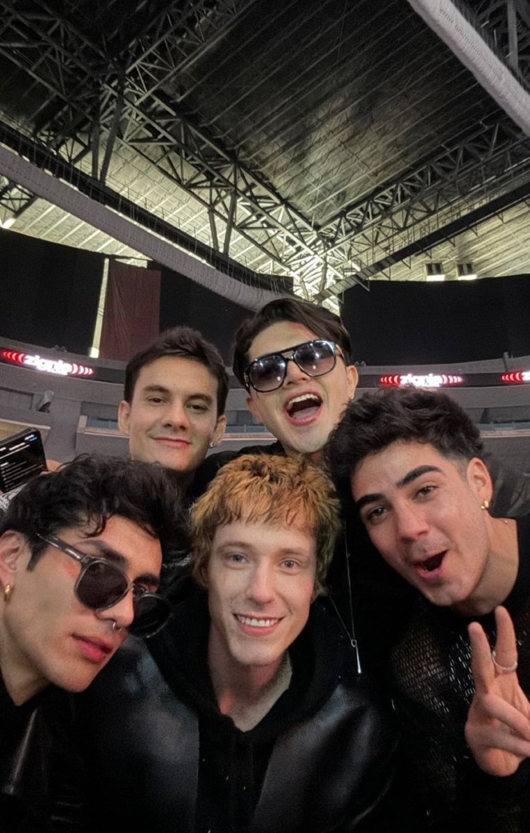 No se ustedes pero yo veo esto y me provoca chillar 😭🥺😍 es un sueño verlos juntos otra vez <a href="/CD9/">CD9</a>
