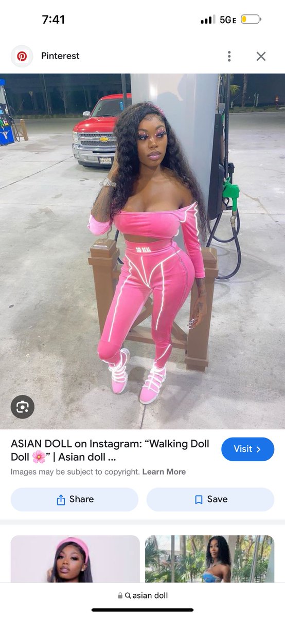 prettyassrob's tweet photo. @AsianDaBrattt girl I’m
Sorry to say but your dark skinned hun now if you lighten your skin that’s one thing but saying shit about darker girls aren’t cool bc your fall into that same category, it’s like u don’t like yourself ?? 🤷🏽‍♀️ https://t.co/ovFlsRf2bx