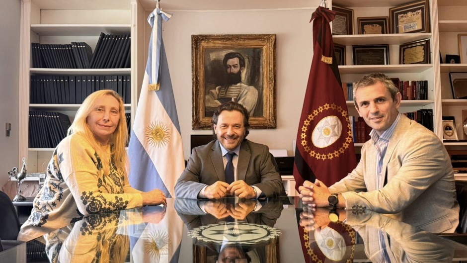 907_lr's tweet photo. MARTÍN MENEM DICE QUE ES EL SUCESOR DE MILEI
https://t.co/FRP91RK1fZ https://t.co/DEicg78MD8