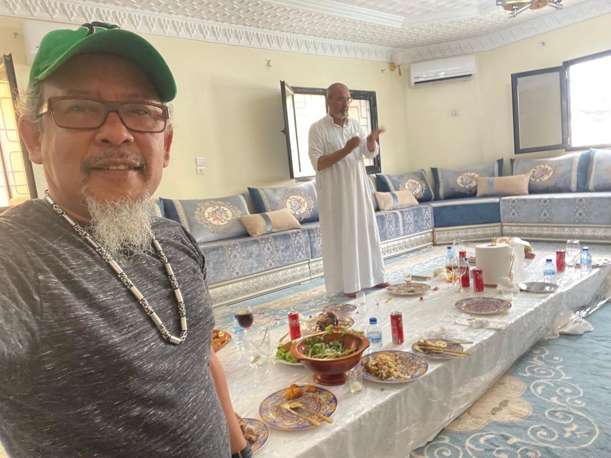 It was a lovely lunch, and we thanked our friend Mr. Jedu for his hospitality and delicious food. As you can see, nothing has gone to waste. Gerak Darma's team enjoyed a delicious lunch with friends in Nouakchott, Mauritania.