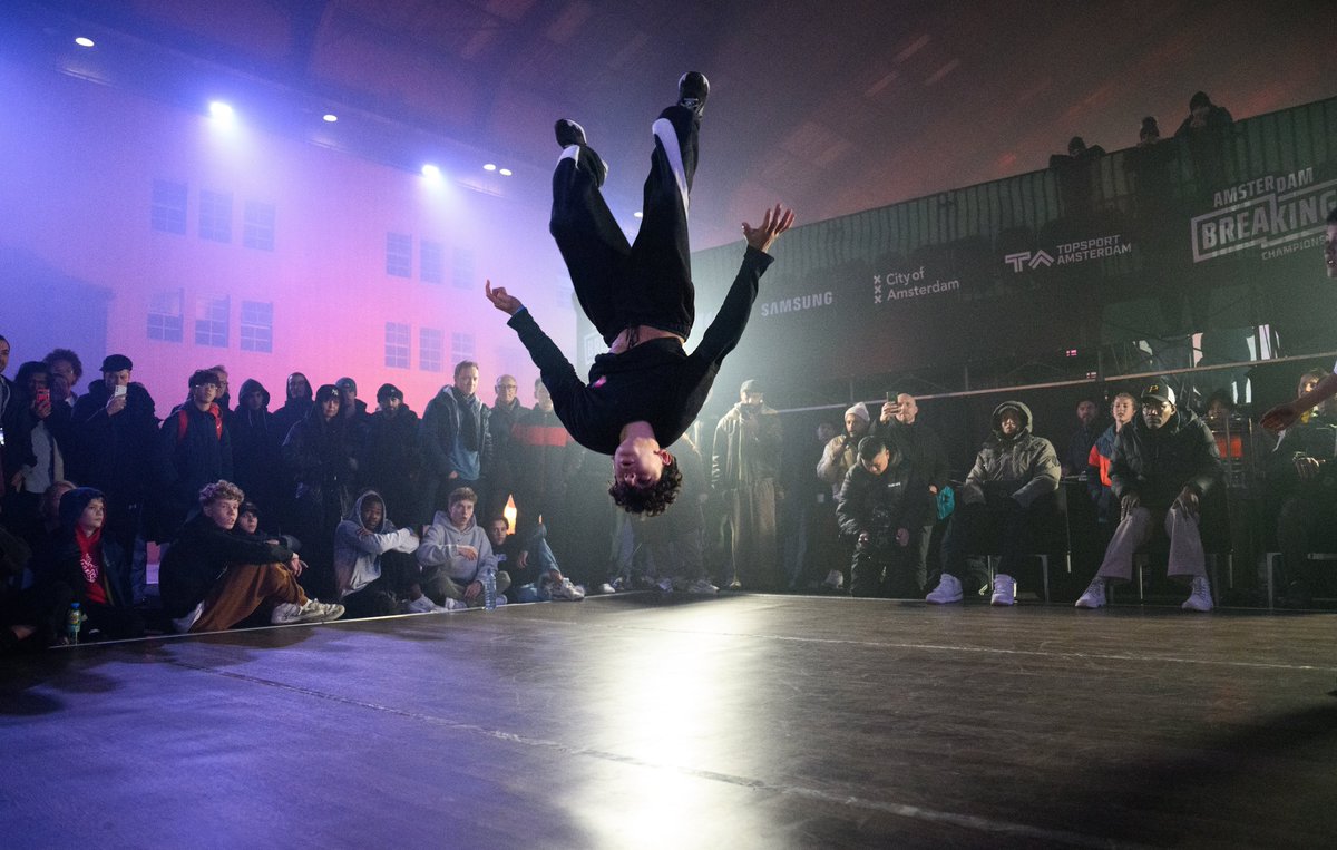 ¿Hay un nuevo deporte? Sí, se llama breaking (o tal vez lo conoces como break dance).

Pero, ¿cómo pasó de ser un baile urbano en las calles a un deporte? Abrimos hilo. 🧵

📷: Getty Images