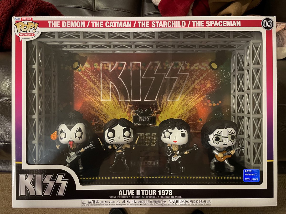 Hey cool kids!! KISS week continues… Walmart exclusive ALIVE Tour ‘78 Funko box set.