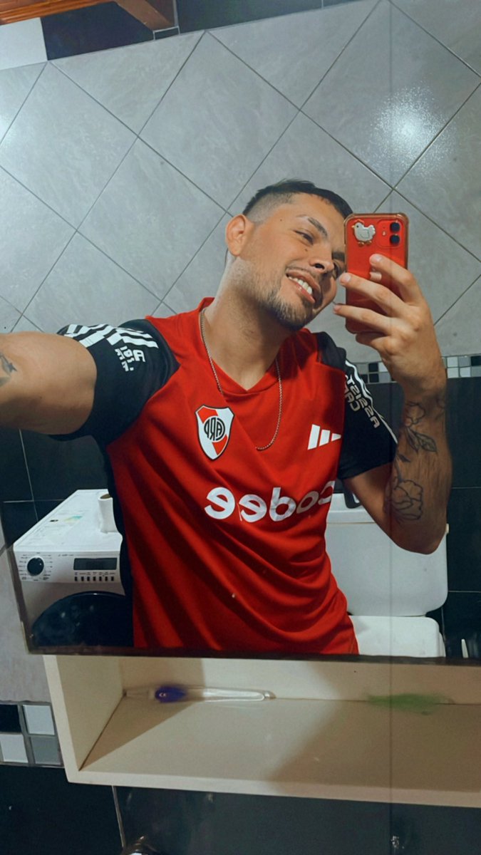 juaniiiJenefes's tweet photo. ⚪️🔴⚪️ https://t.co/WtWkMUPybW