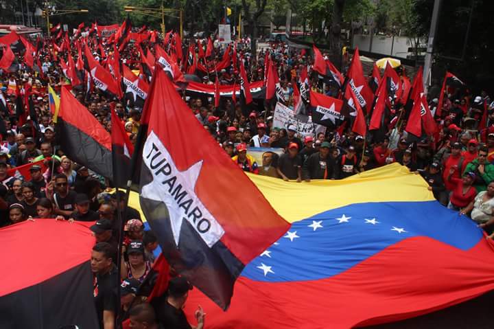 'Como venezolano, rechazo enérgicamente el bloqueo impuesto por el gobierno de los gringos a nuestro país.  #NiBloqueosNiChantajes
#LosTupamarosDondeEstanApyandoANicolas