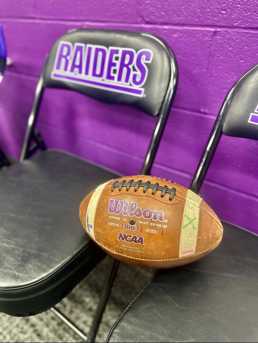 DarienHookfinJR's tweet photo. Excited to announce my commitment to play football at the University of Mount Union! 

Grateful for this opportunity and looking forward to contributing to the team’s success. Go Purple Raiders! 🏈 #MountUnionFootball  #Committed https://t.co/Qxkt1PsK9g
