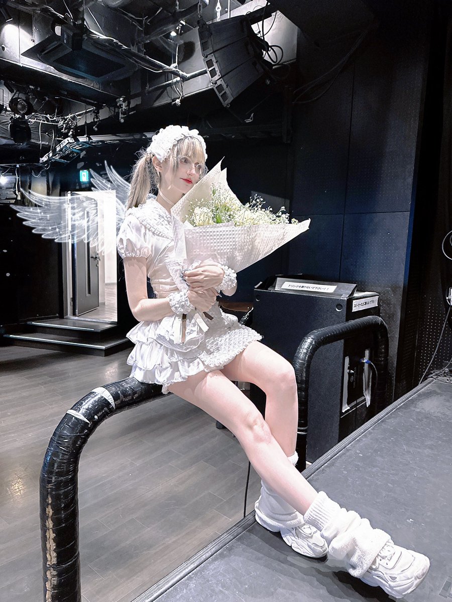 blank_doll_'s tweet photo. 1年半を終えて...... 皆さん、本当にありがとうございました!🪽

私の気持ちをすべて書きました！🇯🇵🇬🇧🇪🇸 https://t.co/vsshxotKez