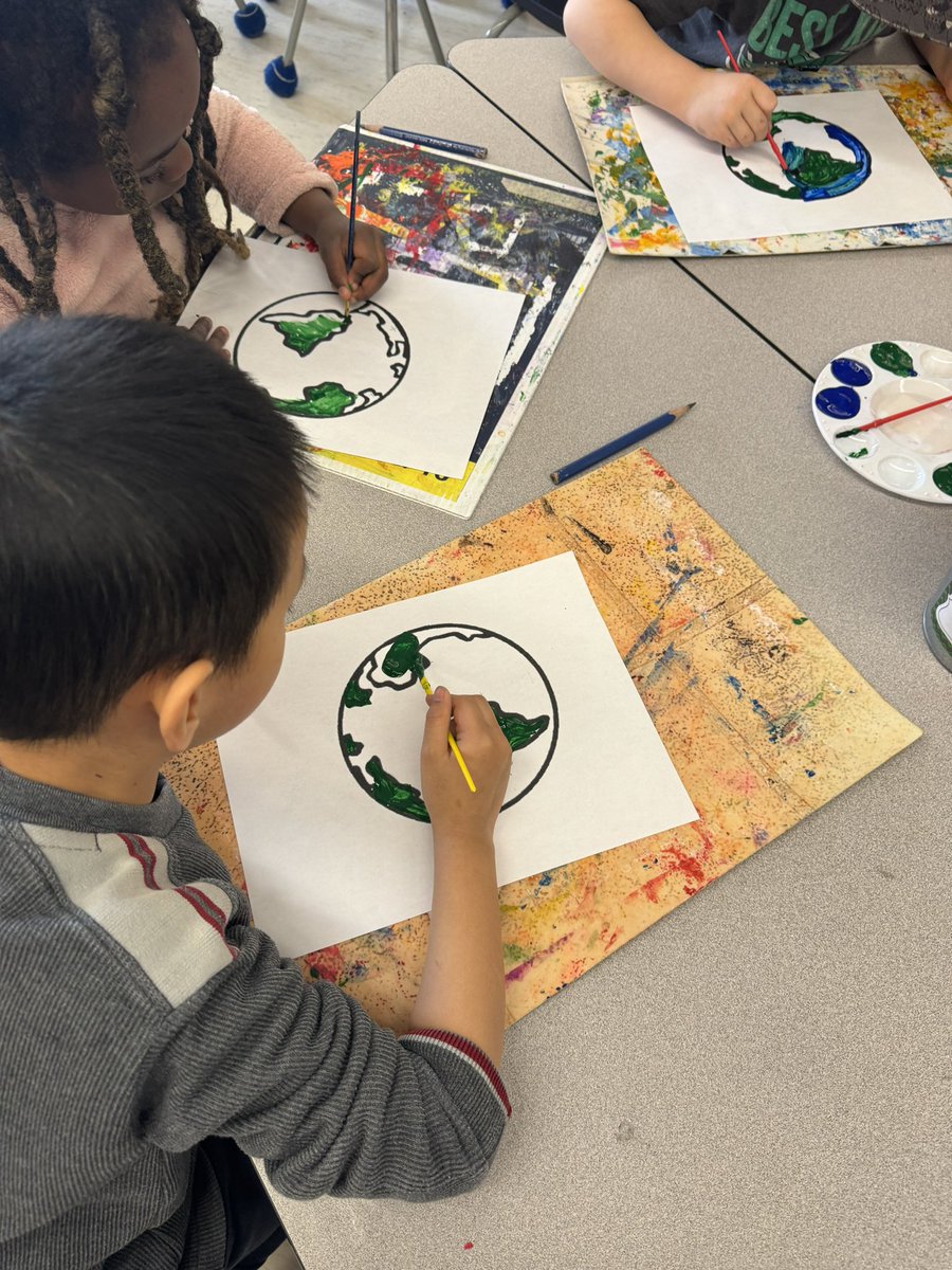 “UNLESS someone like you cares a whole awful lot, nothing is going to get better. It’s not.” - The Lorax
As we quickly approach Earth Day, kindergarten is learning from the Lorax about how even though we may be small, we too can help take care of the planet! 🌍🌱 <a href="/DHSBains/">DHSBains</a>