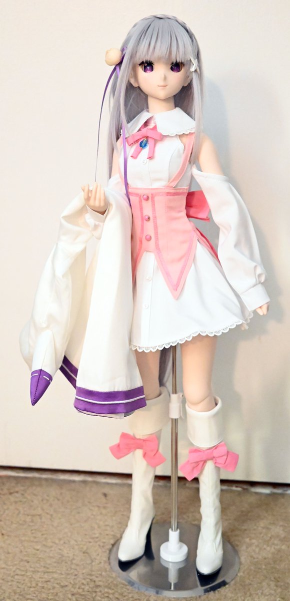 PMBSakura37's tweet photo. Very happy with my latest commission from @dollgerie They are always a pleasure to work with, and nail all the details out from the reference images. #dollgerie #dollgerieclothes #dollfiedream #dollfiedreamemiliav2 #dollfiedreamemiliav2 #rezeroemilia #rezeromemorysnow https://t.co/YvGd7S9dHW