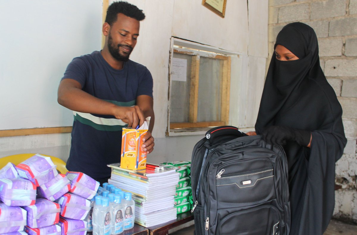 ✨ Big news! Our star student Habiba is embarking on a new adventure as she heads off to university! Thanks to Lelt, she's fully equipped with all the supplies she needs for her semester away from home. Let's wish her luck on this exciting journey ahead! 🚀 #UniversityBound