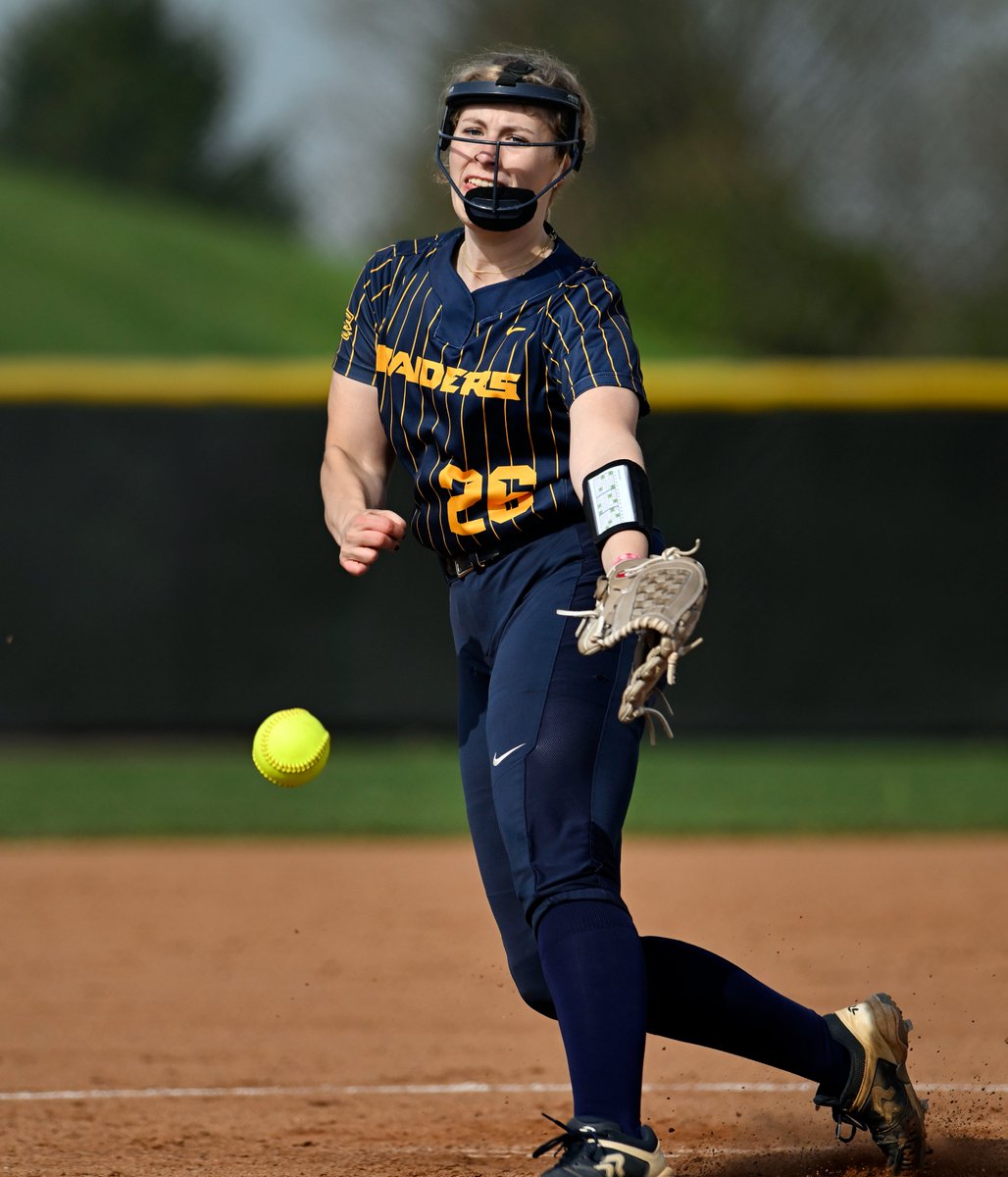 phojoknight's tweet photo. Elco's Gabby Smith belts an 8th inning home run to beat Donegal 1-0 in L-L League section 3 softball Wednesday afternoon in Mt. Joy @LancasterSports @LancasterOnline @David_Bohr @ELCOAthletics @godonegalsports 📷 Gallery https://t.co/weOJeg2dli https://t.co/2rh5d3HBtX