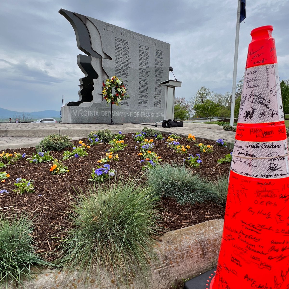 Today Virginia Secretary of Transportation Miller, @DRIVESMARTVA, @VSPPIO, @VTCA_Now & @Vadot spoke at a vigil at the #VDOT Workers' Memorial. Each speaker stressed the need for motorists to put down their phone, slow down & focus on the road when behind the wheel. #NWZAW