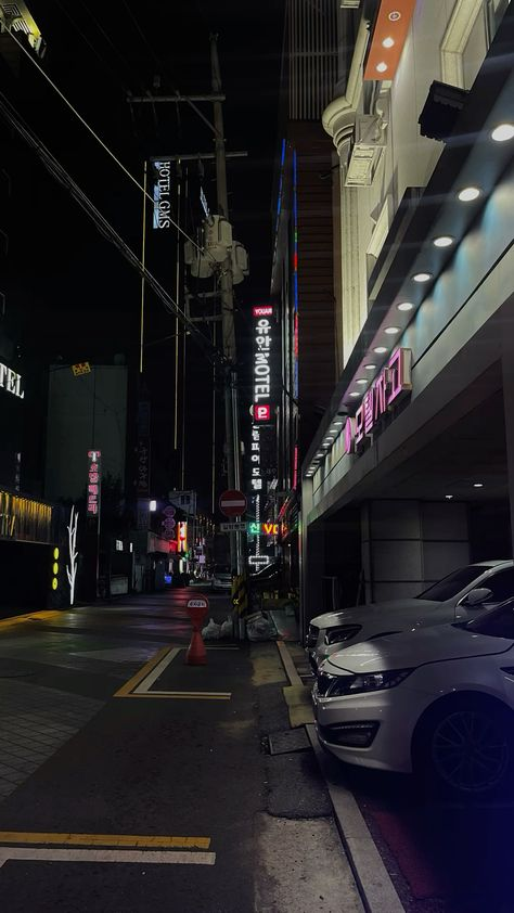 zipkoreanbbq's tweet photo. Embrace the city nightlife of at Zip KBBQ 🖤 https://t.co/TyI6zUmfAO