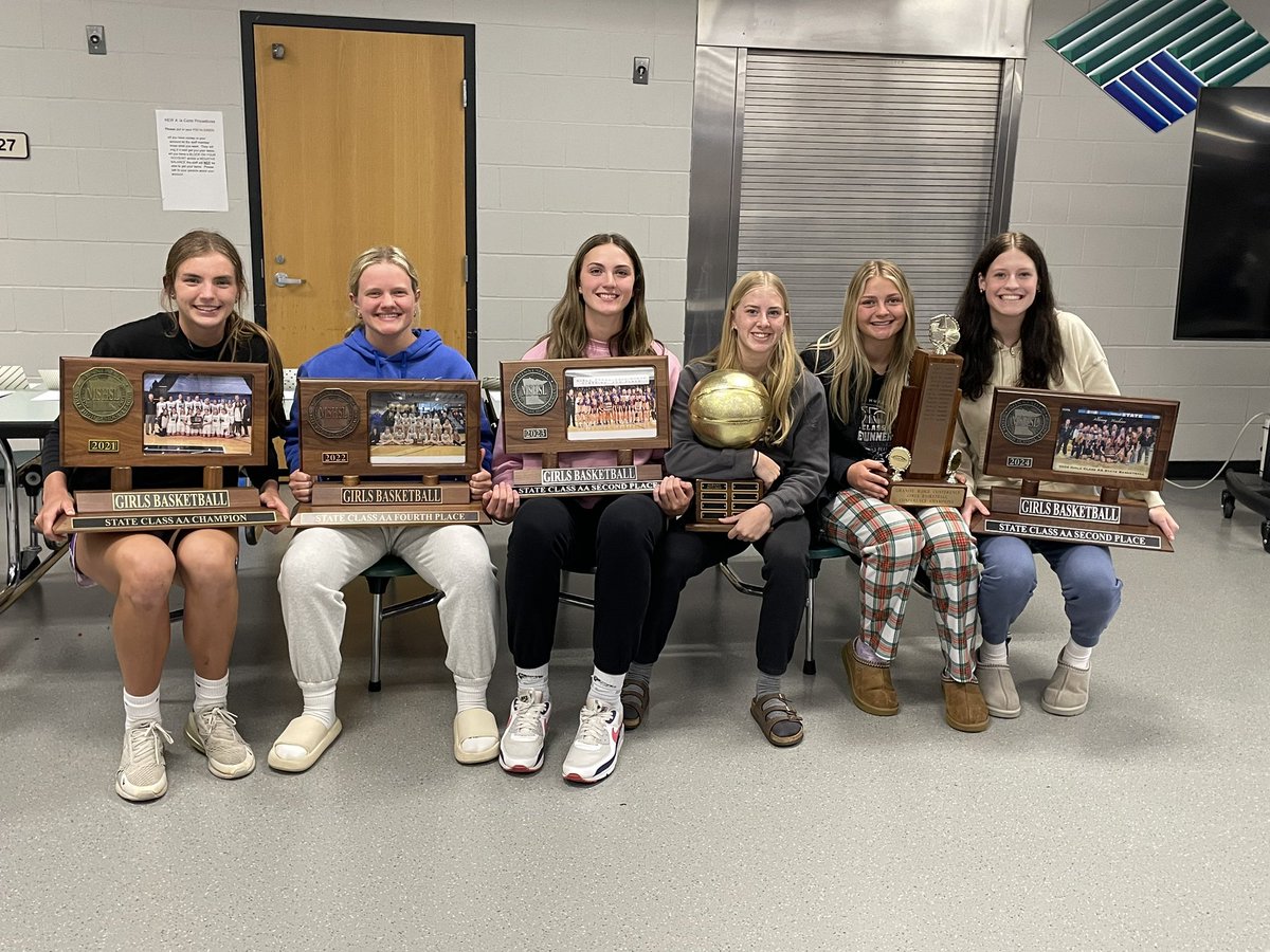 We gathered as a team to celebrate a phenomenal season and say goodbye to our seniors. 30-2 Record, Class AA Runner-up, Section 6AA Champions, Undefeated Granite Ridge Conference Champs, and MN Team Academic Gold Recognition (team GPA 3.903)😳 Way to leave your mark #purplepride