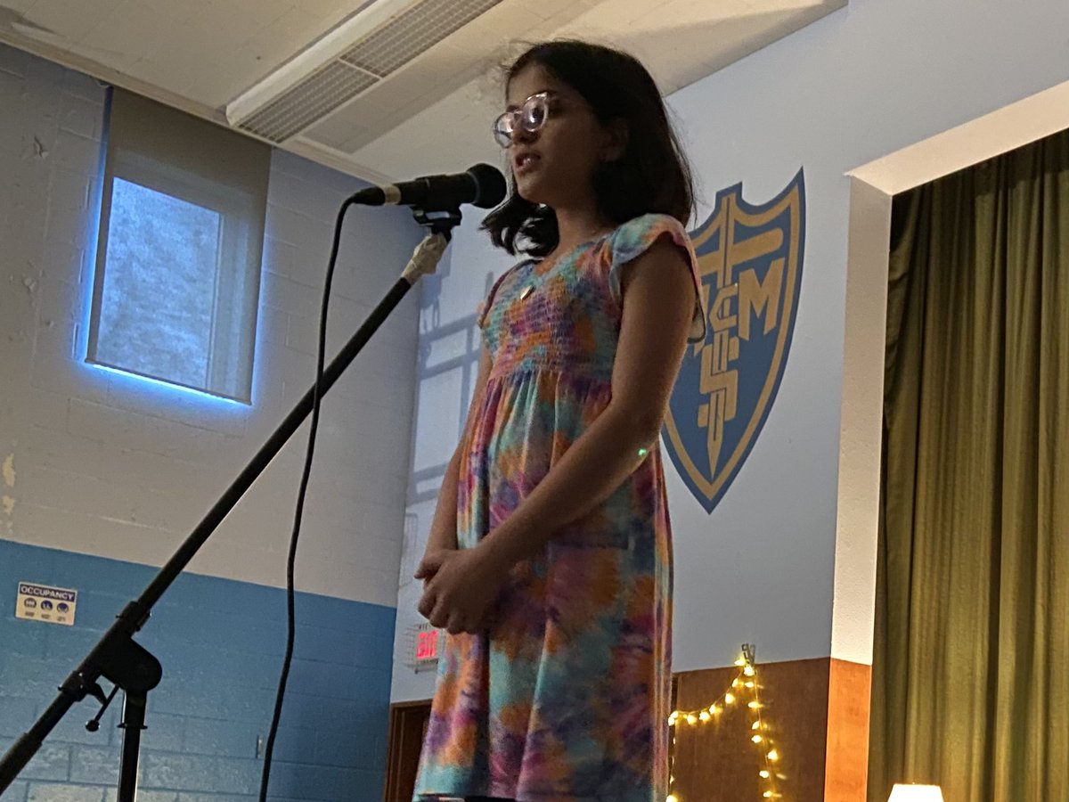 BTC students spreading awareness about the UN SDGs @GlobalGoalsUN #TeachSDGs, gender equality, anti-bullying & acts of kindness 🎤poets sharing original or reciting poems @tdsb @McMurrichParent @TDSB_McMurrich #mcmbtc 2/