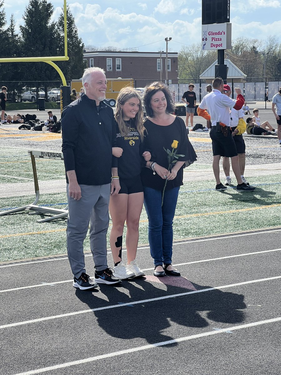 girl_riverside's tweet photo. Senior Night - all the love and feels to these wonderful senior TF athletes. Thank you for being a part of the family. All the best as you continue your journey. 
Riverside Pride forever. 💛 2024
@Riverside_athl @RHS_beavers @RLSD_Beavers https://t.co/TF9ThVBQDs