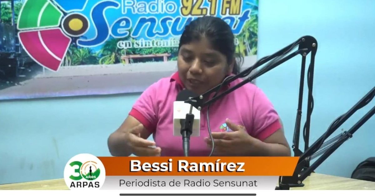 #30AñosdeARPAS| 'ARPAS para  @radiosensunat significa conjuntar esfuerzos, conjuntar luchas para poder visibilizar diferentes problemáticas que afectan a las comunidades, a las mujeres, al medio ambiente y a los pueblos originarios', explica Bessi Ramírez.