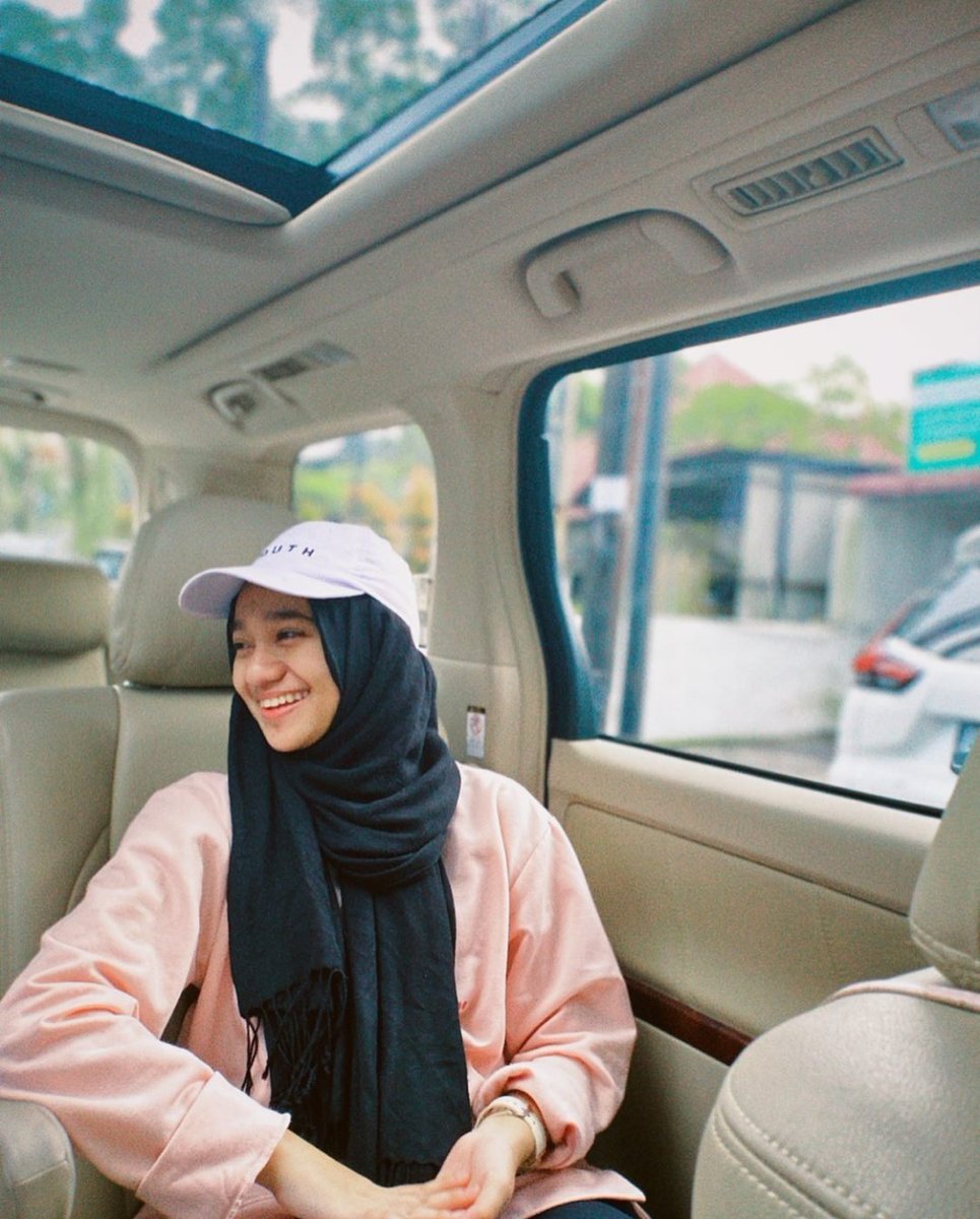 aeternumnitis's tweet photo. nabila predebut era cantiknya gaada obat 😍 https://t.co/OAnkGPvgpa