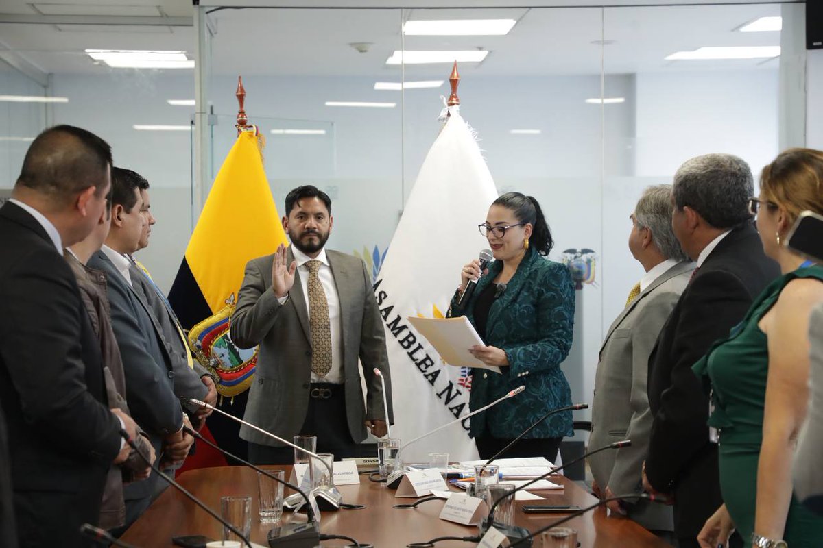 #LaNuevaAsamblea El Grupo Interparlamentario de Amistad entre Ecuador e Italia sesionó con la finalidad de elegir a sus autoridades y aprobar el plan de trabajo y las acciones bilaterales a realizarse durante el período legislativo 2023-2025. Boletín ▶️ asambleanacional.gob.ec/es/noticia/951…