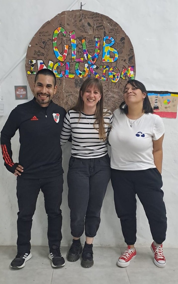 MercedesFrasca's tweet photo. Esta tarde, recibimos la visita de Emiliano de @RiversBarreras en nuestro Club Inclusión ❤️🤍❤️ @jaimemendezh, se vienen encuentros entre @RiverPlate y nuestro Club 💪👩‍🦽 porque San Miguel se juega todo por la #InclusionReal ⚽️🫶 https://t.co/N95OwoDVkW