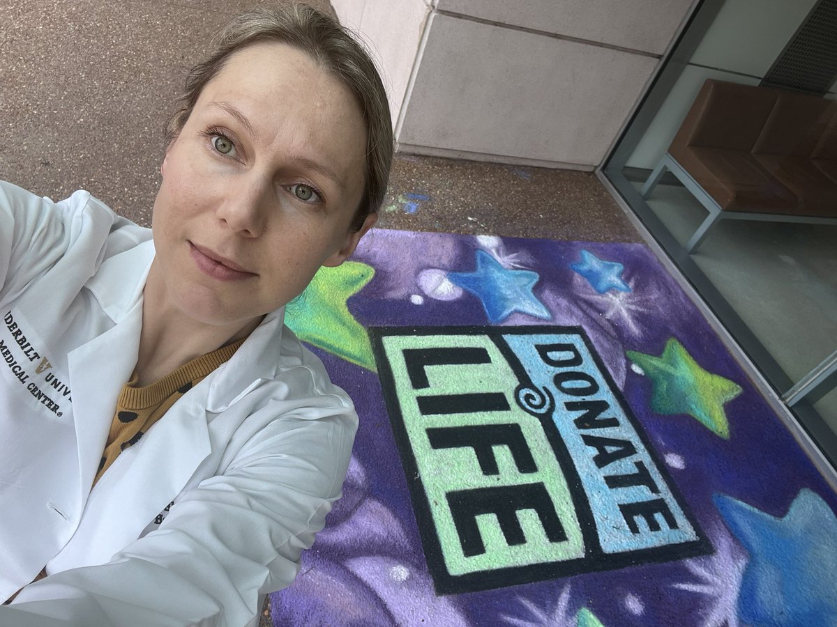 Celebrating National #DonateLifeMonth 💙💚 @VUMCTransplant Busy on service, but passed by this beautiful chalk art today for donors celebration ceremony💚💙 Thankful for all the donors who make #livertransplant possible! Become a donor today registerme.org✅