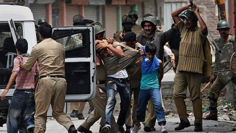 #ArbitraryArrestsInIIOJK
#ArbitraryArrestsInIIOJK
Political activists, journalists, and ordinary Kashmiris are being targeted with fake cases to quell dissent. This must stop now