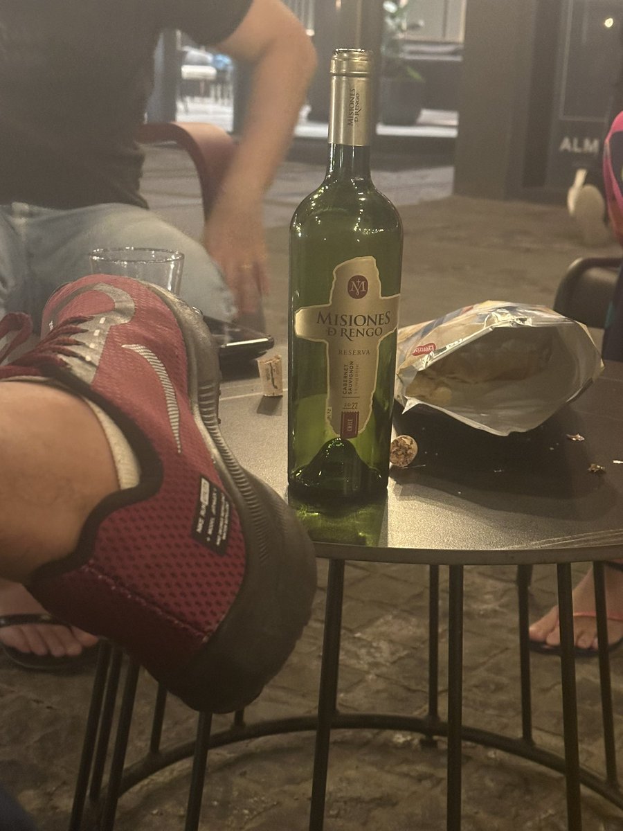 rkiedis's tweet photo. Único bar passando jogo do Flamengo:
#ShowDointervalo https://t.co/PYR1nIGsok