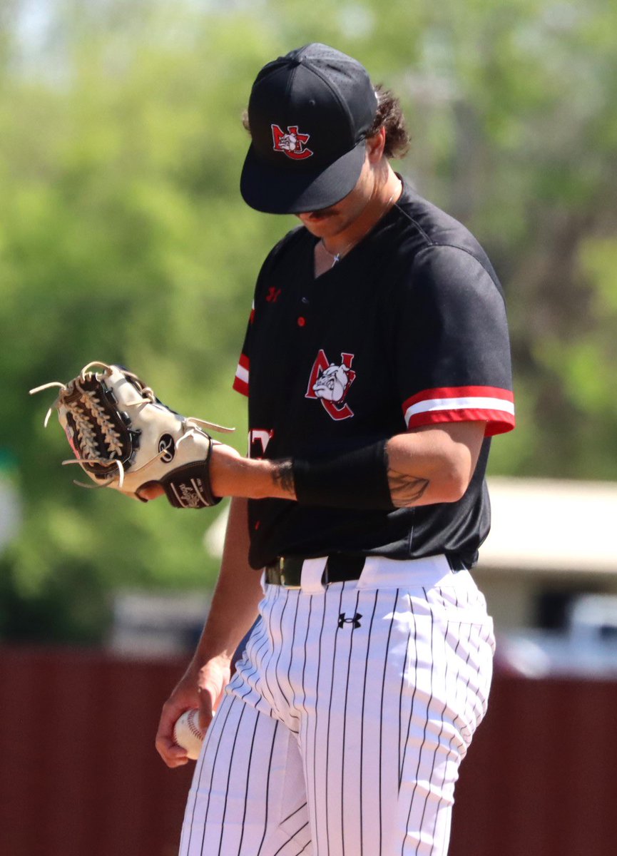 @ThomasMangus1 Pitched a shut out against Tyler College today. Took the W 8-0 Dawgs edge back into #1 slot. 7P 3H 0R 0ER 3BB 7K Keep Grinding ~ Stay Focused @NavarroCollege @OU_Baseball @OleGreyBeard @mangoman63 Photo credit: Pete Borsellino