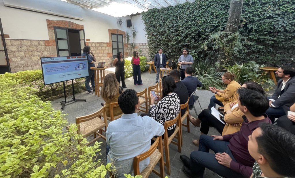 masintegridadmx's tweet photo. Realizamos con éxito la presentación y  valoración de @ojosancionesmx, herramienta de tecnología cívica  desarrollada en alianza con @AbrimosInfo. Gracias por el apoyo @AccountLabMx @usaid @AccountLab @DGateway @CIPE_ACGC https://t.co/GO3brHbje7