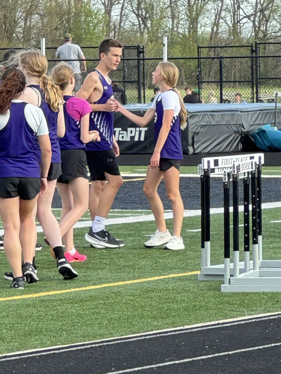 mapuck5's tweet photo. This might be my favorite season yet. They’re each other’s biggest fan! 🏃🏻💜🏃🏼‍♀️ https://t.co/H6ZBX0c2YG