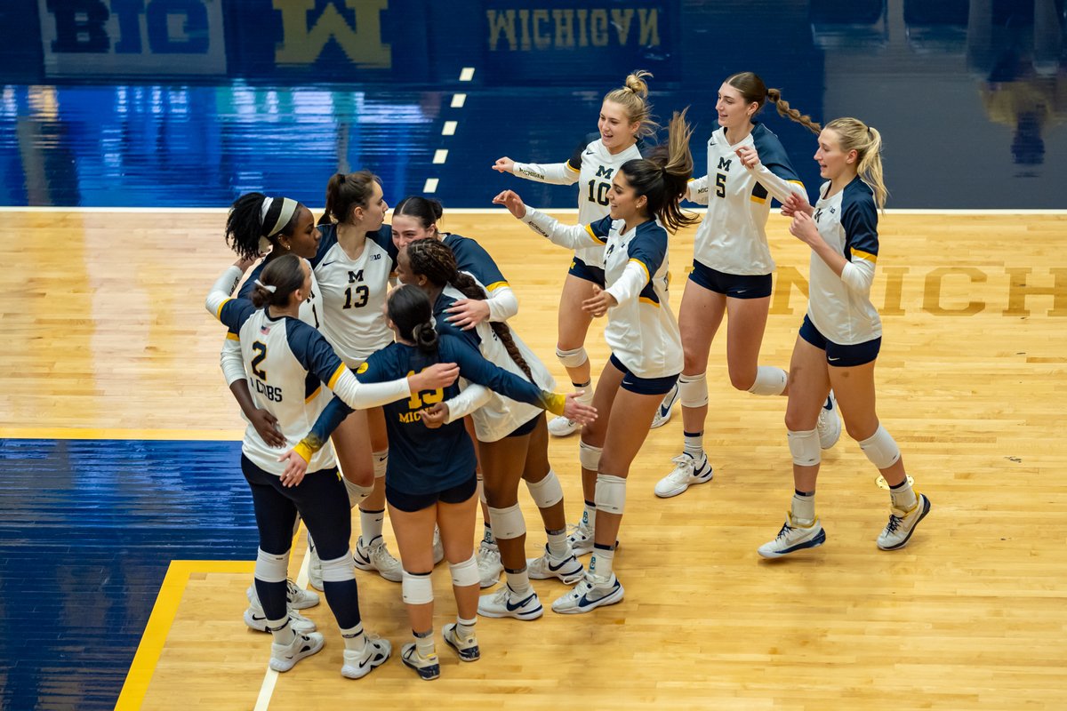 Ending our home season with a win! 27-25, 25-23, 23-25, 25-21! #GoBlue