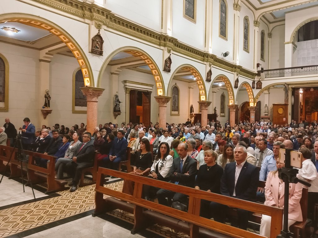 #AlanSiempre La Misa en honor de la memoria de Alan García, en Barranco.