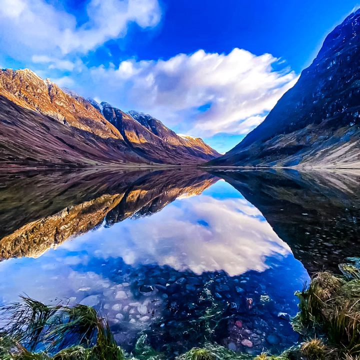 Reflection perfection at #LochAchtriochtan, #Glencoe.
Great 📸: IG-eadietam
#Highlands #Scotland #ScottishHighlands #ScottishBanner #ScotlandIsCalling #LoveScotland #VisitScotland #BeautifulScotland