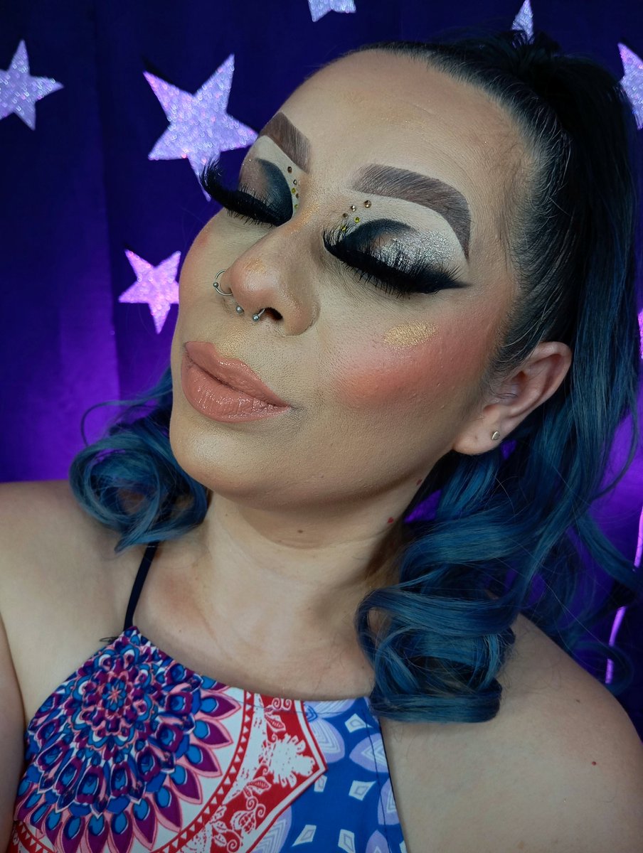yanethmake's tweet photo. Que les parece este makeup ?
#makeupartist #tapatia #makeup #creadoradecontenido https://t.co/0KgtAvVsQE