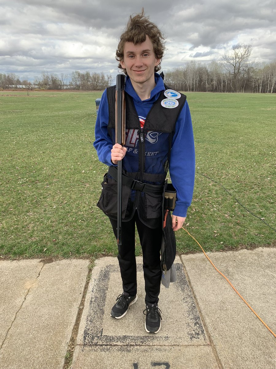 SLPTrapTeam's tweet photo. What a way to warm up on a chilly night by posting some 25’s. Congratulations! Ben Zimmerman, Thomas Neft, Andrew Wefel, Makena Fredrickson, and Mason Meyer. #slppantherproud https://t.co/OxDzhKmZbl
