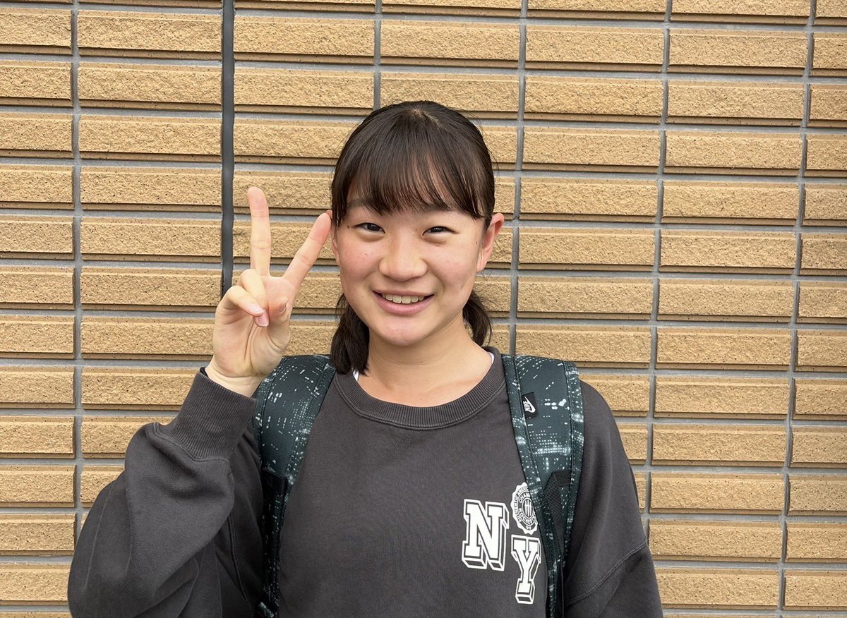 meijo_ekiden's tweet photo. トップバッターは、、、、

1年 近藤希美！
神奈川県出身

①今年度の目標
駅伝出走
5000m15分50秒切り

②最近ハマっているもの
ルービックキューブ

いっぱい走っていっぱい食べていっぱい寝て、元気に頑張ります！

元気いっぱいの1年生です！
U-20 アジア陸上の横断幕がキャンパス前に👀
#近藤希美 https://t.co/GRJC8PDPBl