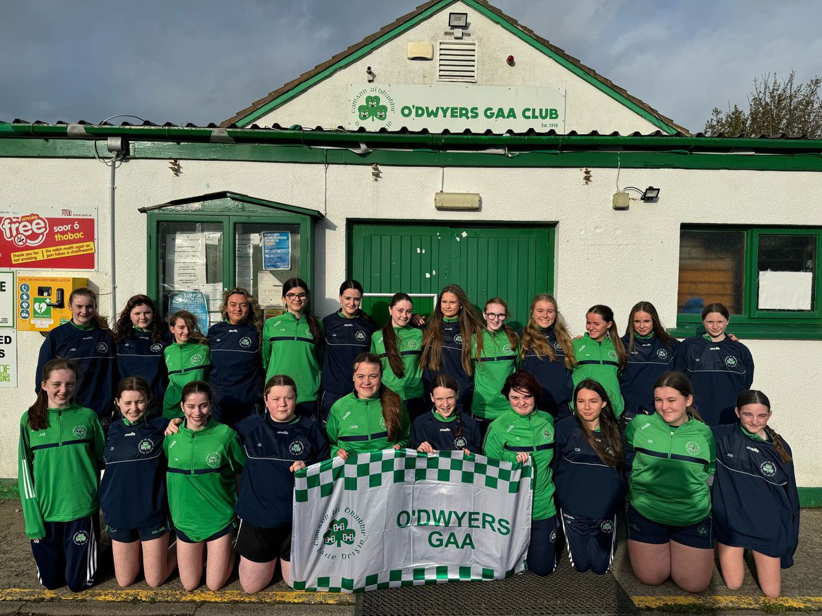 Excitement is building amongst the u15 girls team as they prepare for their Féile on Saturday out in St Maurs with games starting at 10am !! The girls are all thrilled with their new gear 💚💚💚 Great work done by all in preparation🥳best of luck to the players & management🙌🏼😁