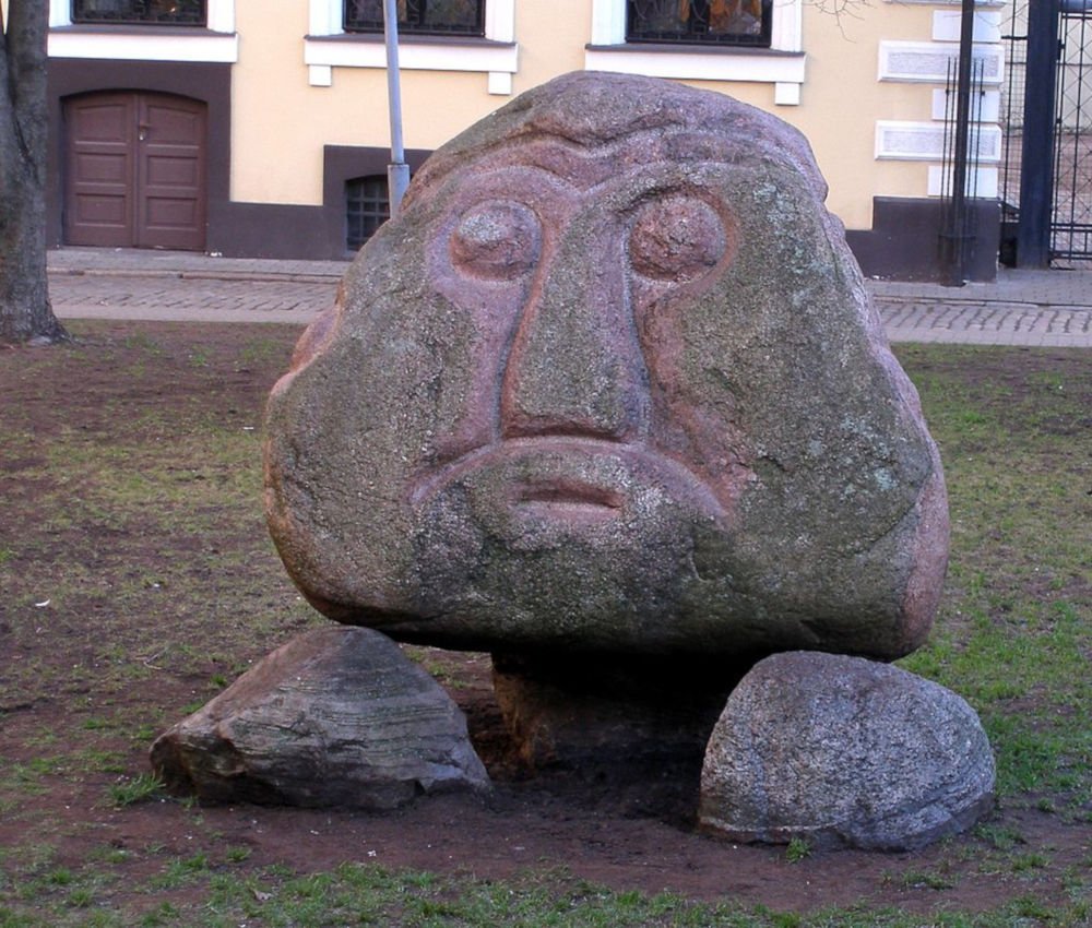 The head of Ako
This granite sculpture is located on Livu Square in the Latvian capital of Riga. It depicts the head of Ako, and was made by sculptor...

#Paganism #EuropeanPaganism #PaganismeEuropéen

Read more at paganplaces.com/places/the-hea…
