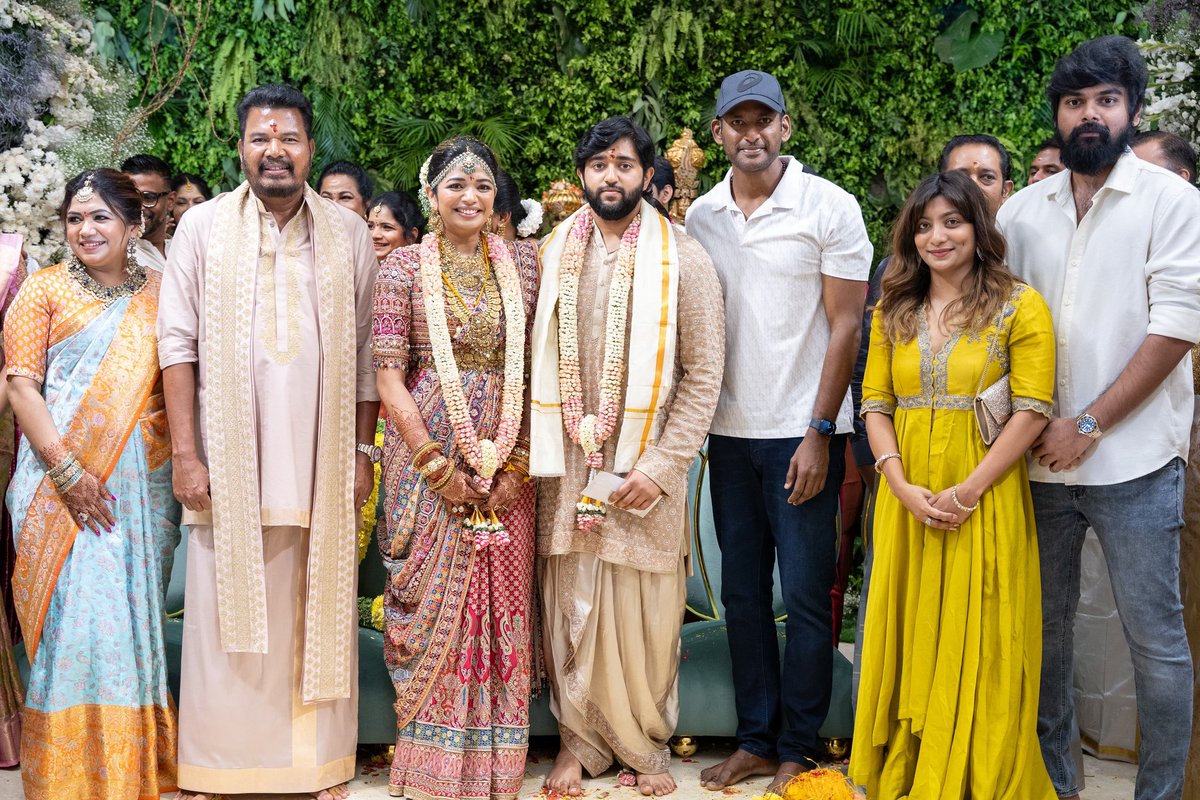 #PuratchiThalapathy #Vishal attended Director #Shankar Daughter Wedding Function 

Happy Married Life #AishwaryaShankar #TarunKarthikeyan 

#ActorVishal