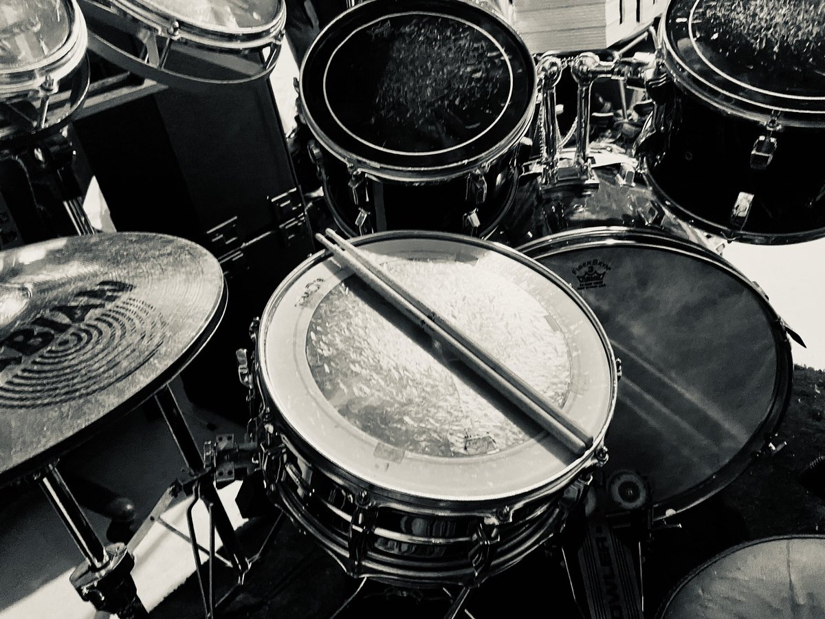 Challenge Night returns!

#HumansBeing
#SomebodyGetMeADoctor
#OneNightLoveAffair
#SummerOf69
#GimmeAllYourLovin’
#Jump

I assume no need to indicate who’s songs these are. When you know, you know! 🥁✌️