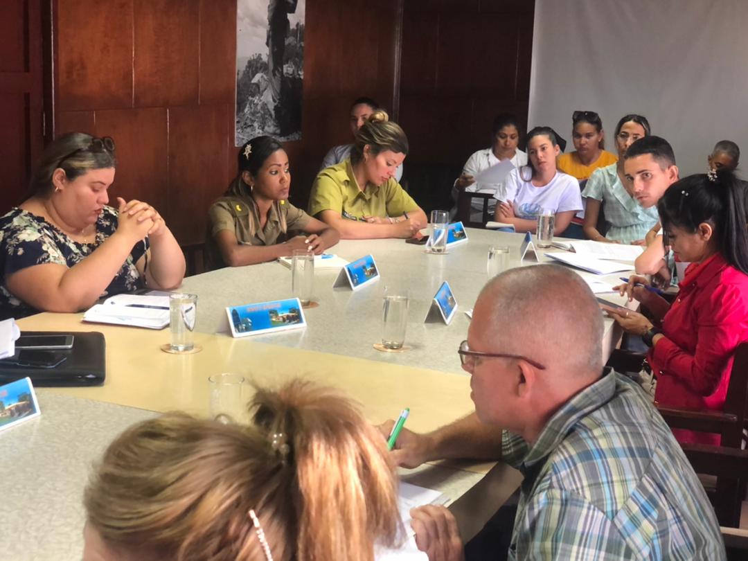DeivyPrezMartn1's tweet photo. Acompañamos al Buró Provincial de la UJC en #SanctiSpíritusEnMarcha en su reunión ordinaria. En el centro del debate  el análisis de la vida interna de la organización, la labor ideológica y la Política de Cuadro. @DrRobertoMOjeda @AbranSanchez17 @MEspirituana @ujcssp @UJCdeCuba https://t.co/A2P5s7IY2w
