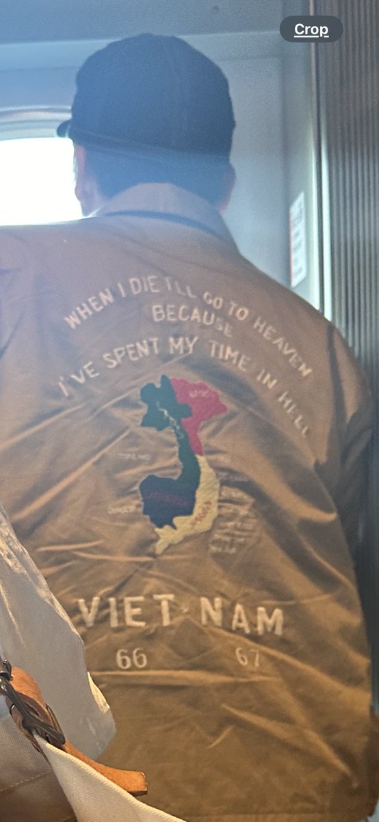 Bonecondor's tweet photo. been pondering this guy on the train to Kyoto’s choice of fit for the past two weeks https://t.co/x44QmHU3i6