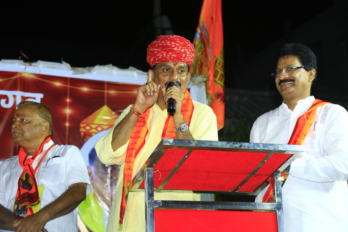 KesineniS's tweet photo. నిన్న సాయంత్రం విజయవాడ పశ్చిమ నియోజకవర్గం తారాపేట నందు జరిగిన జైన్ సోదరుల ఆత్మీయ సమావేశంలో పాల్గొనడం జరిగింది
#kesinenisivanath #sujanachowdary #TDPJSPBJPTogether #PettetiRajaMohan #YedupatiRamaiah #VallabaneniPrasannaLakshmi #NagulMeera #buddavenkanna #JaleelKhan #MSBaig #iTDPVijayawada