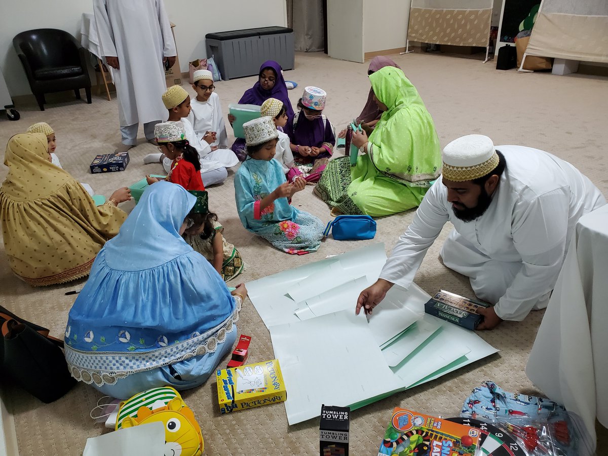 Bohras_USA's tweet photo. Spreading joy on #EidulFitr2024!

Throughout the month of #Ramadan the @Dawoodi_Bohras of #SanAntonio ran a community Toy Drive. On #Eid, community members wrapped, labeled, and presented over 60 gifts to Afghan children supported by the Center for Refugee Services, San Antonio. 🎁