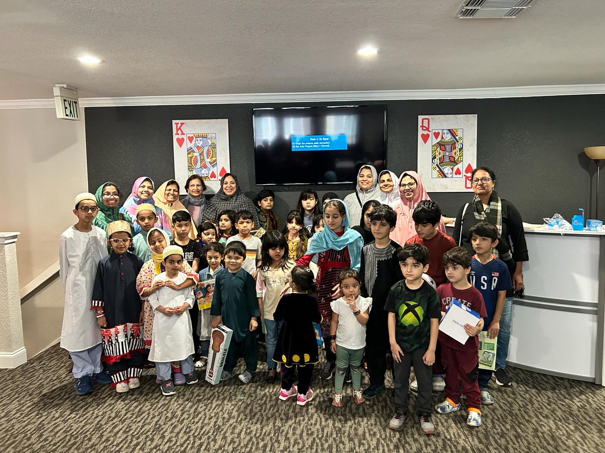 Bohras_USA's tweet photo. Spreading joy on #EidulFitr2024!

Throughout the month of #Ramadan the @Dawoodi_Bohras of #SanAntonio ran a community Toy Drive. On #Eid, community members wrapped, labeled, and presented over 60 gifts to Afghan children supported by the Center for Refugee Services, San Antonio. 🎁