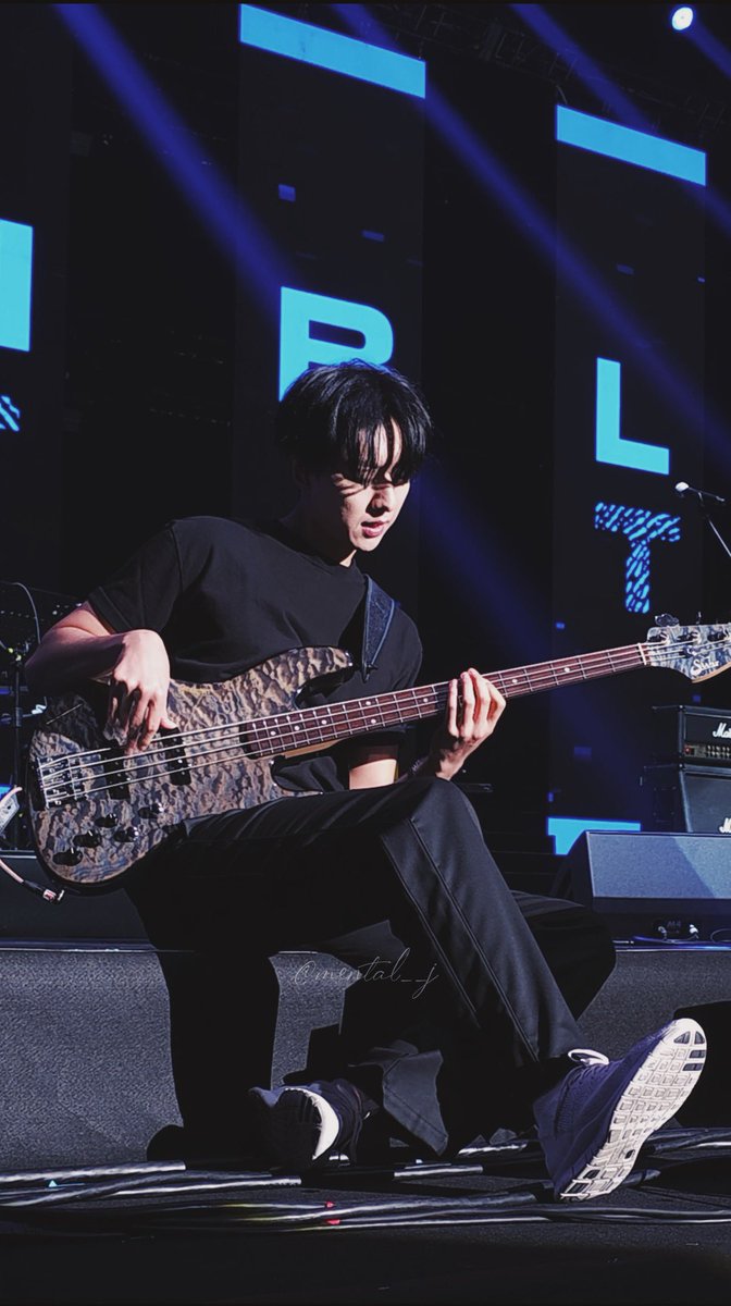 mental__j's tweet photo. 2024.04.06 
CNBLUE LIVE ’CNBLUENTITY‘ IN KAOHSIUNG DAY 2 

每天看李正信看不膩🥺💙

@MentalShin @official_CNBLUE 
#CNBLUE #CNBLUENTITY #CNBLUENTITYinKHH #CNBLUENTITYINKAOHSIUNG #BOICE #BOICENTITY #then_now_and_forever #my_identity_is_boice  #LEEJUNGSHIN #씨엔블루 #이정신 https://t.co/KOeWvDgbs6