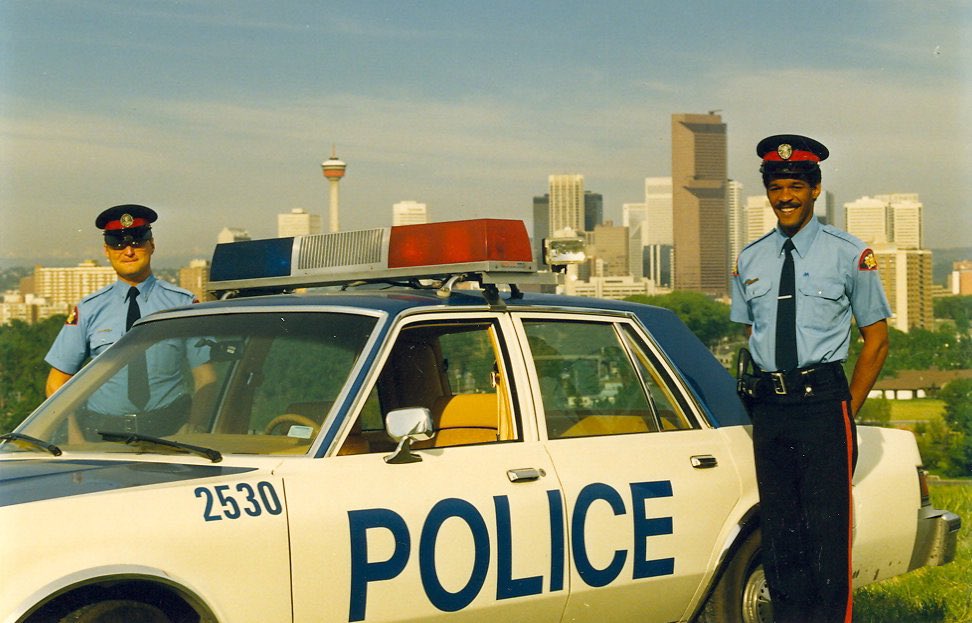 @markusoff The only way I’m supporting the #BlueSkyCity slogan is if we are bringing back the baby blue police uni’s…