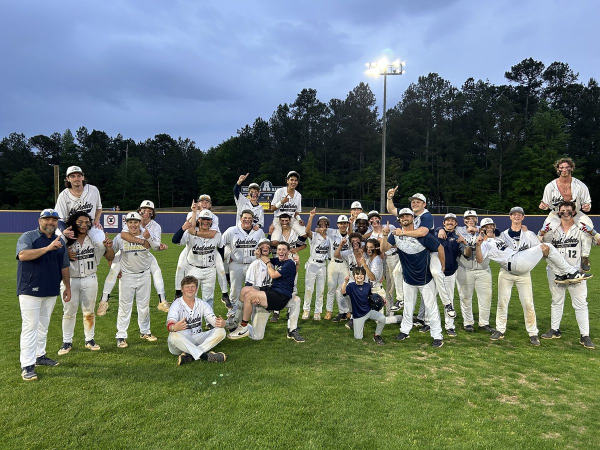 For the 1st Time in SCHOOL HISTORY, your Wildcats are REGION CHAMPIONS!!! Wildcats battle for 7 great innings of baseball until @PowellJudah hits a Walk-Off Homerun in the 7th!⚾️ Final: CHEE, 2 Gainesville, 0 Sr. @natevalles0 throws a 💎 (CGSO, 5H, 11 K’s🔥) #FullBenefit
