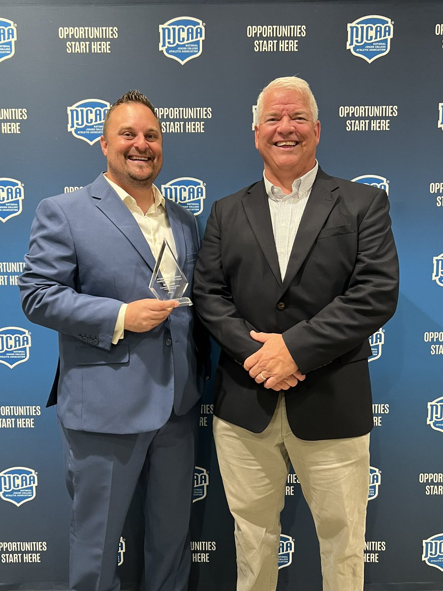 Congratulations to @FSWBucs Roy Allen for being named the @NJCAA Sports Information Director of the Year. Roy does a fantastic job for the Bucs & he’s had a LOT to promote the last 3 years in particular. Also a great resource for the @TheFCSAA’s SIDs. Congrats my friend!