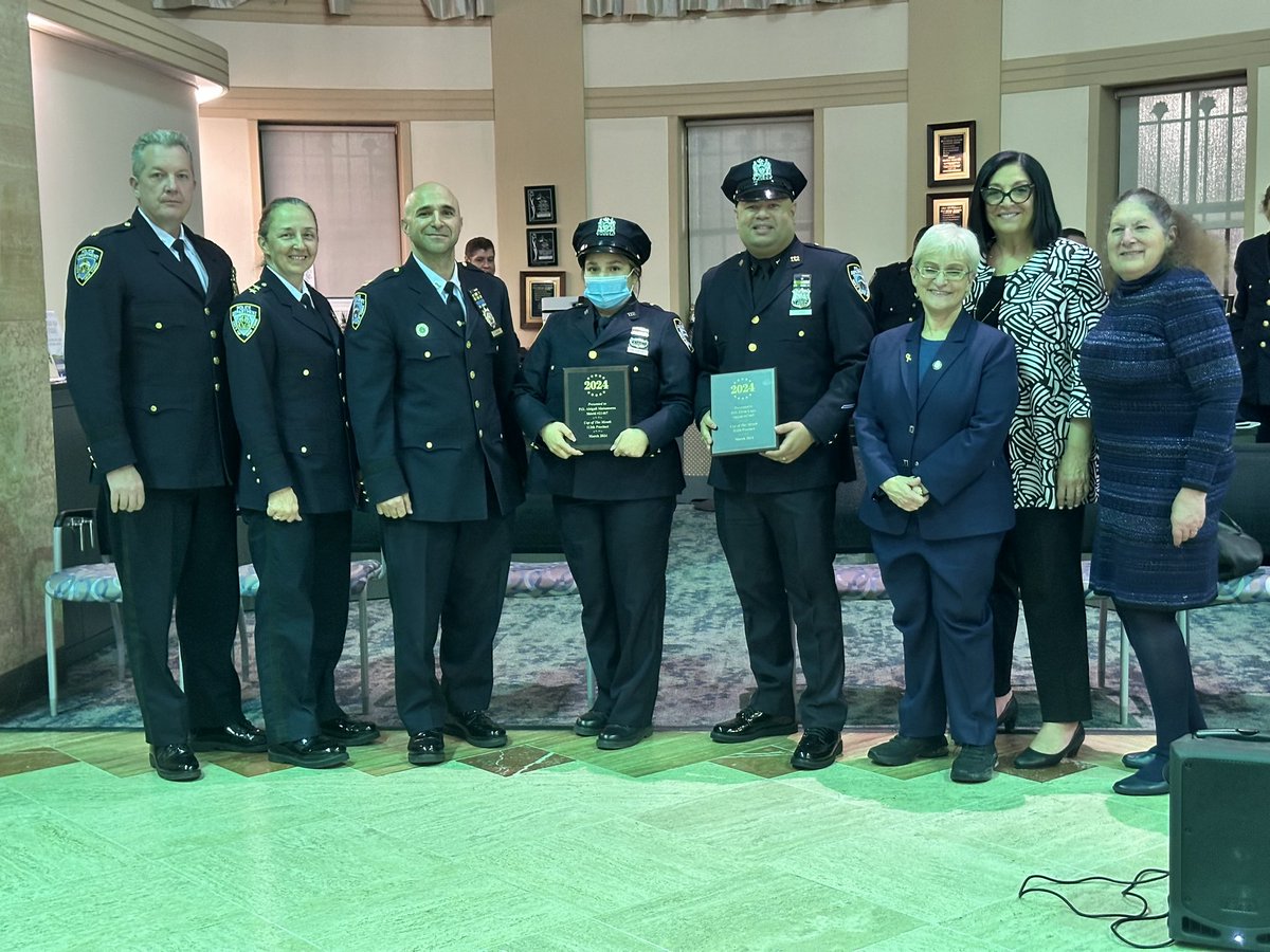 Grateful for everyone who joined us at our Precinct Community Council Meeting! Huge thanks to our outstanding Cops of the Month for their dedication. Special thank you to Council members @Lynn4NYC and @JoannAriola32 for presenting the Precinct with a Blue Line Flag!