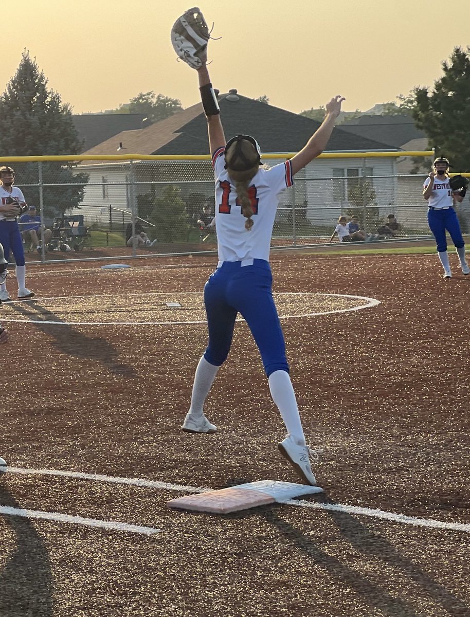 OPS_WestviewSB's tweet photo. CONGRATULATIONS to Ava Simpson and Ava Simmons who were selected for NHS. We are proud of you!!🧡💙

#stirup https://t.co/iDPeaVfGca